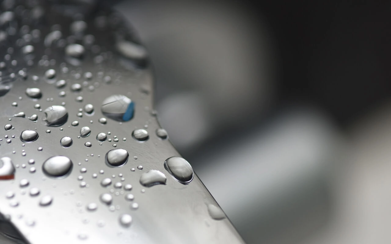 Eau calcaire dans le Var : quels impacts sur votre plomberie et comment y remédier ?