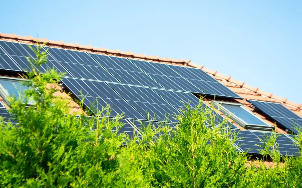 Installation de Panneaux Solaires Photovoltaïques à Fréjus et dans le Var